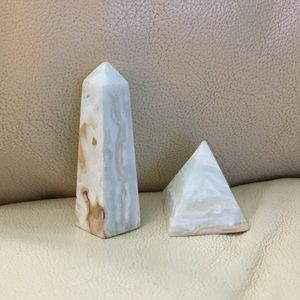 Caribbean calcite tower and pyramid set